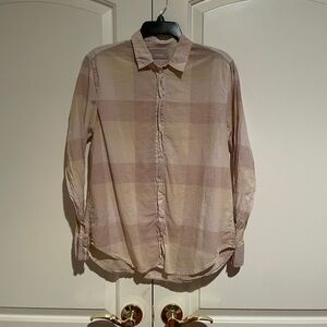 Everlane Women’s Casual Plaid Shirt in Light Pink